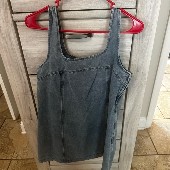 Le Lis Dresses & Skirts - Le Lis Women's Blue Denim dress. Like new, only washed. Size small